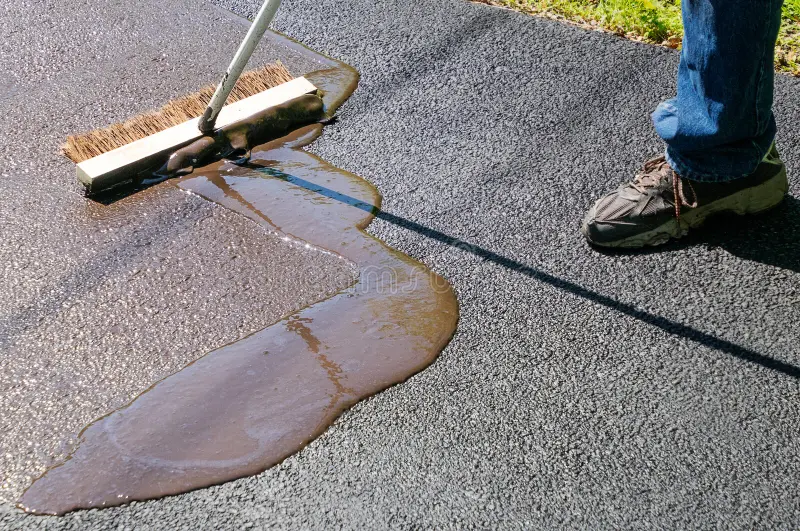 South Florida Paving crew paving asphalt in Lacoochee, FL